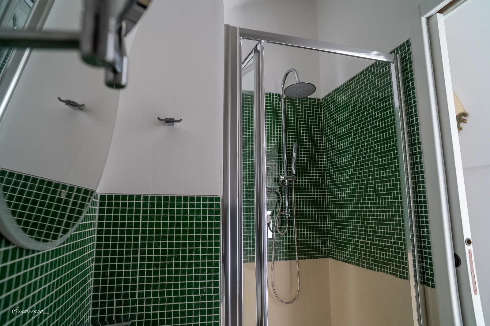 Dettaglio della doccia del bagno en-suite