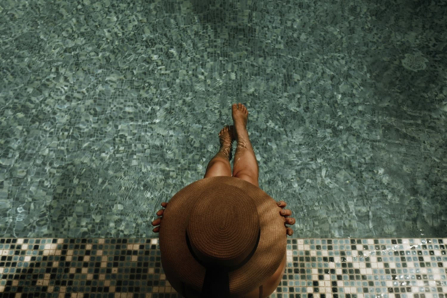 Piscina con idromassaggio di giorno